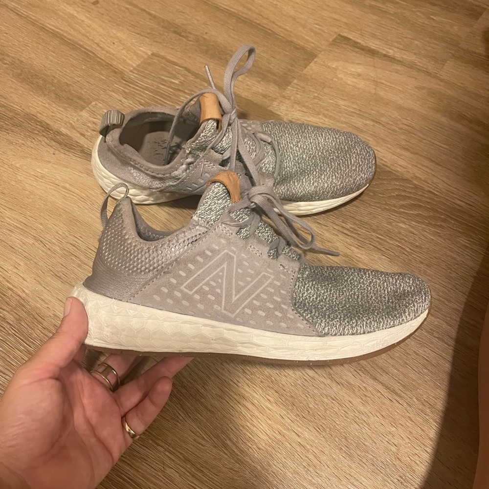 New Balance tennis shoes